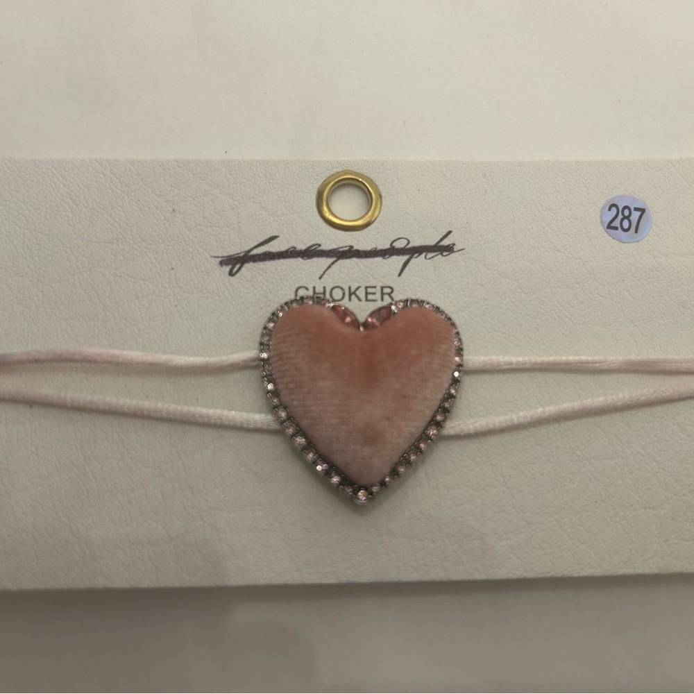 Free People Velvet Heart Choker (pink blush) NWT - Picture 5 of 6